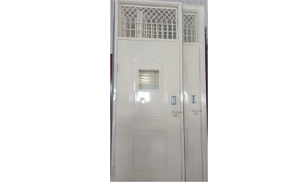 镇坪学校教室门