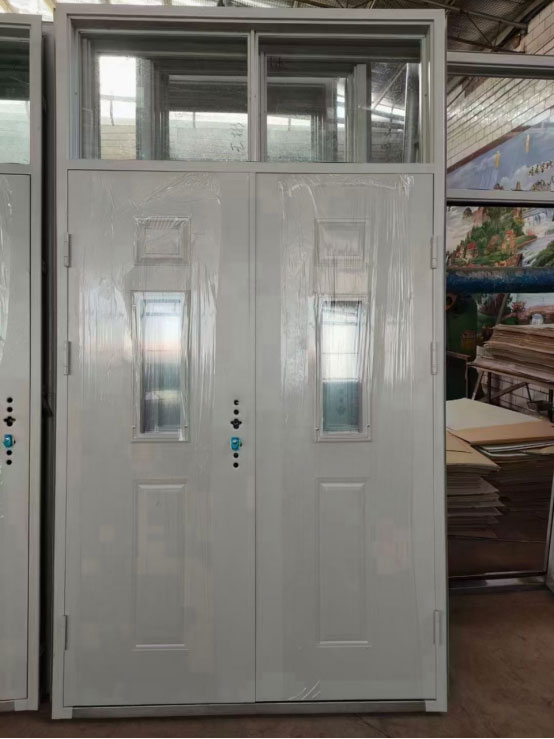 镇坪学校教室门