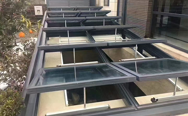 某轨道交通车辆维修车间镇坪排烟窗应用