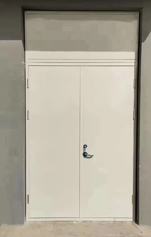 展览馆项目完成大跨度镇坪防火门安装